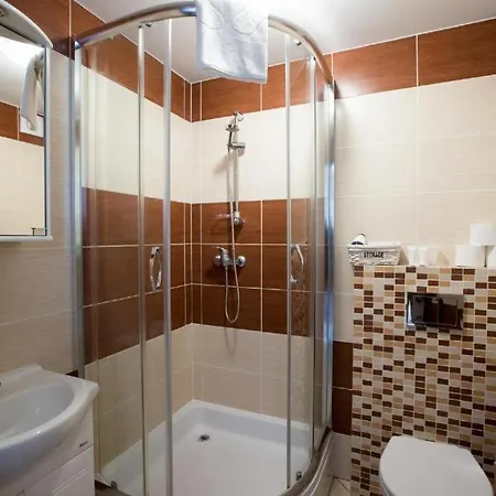 לינה וארוחת בוקר Savona 3*